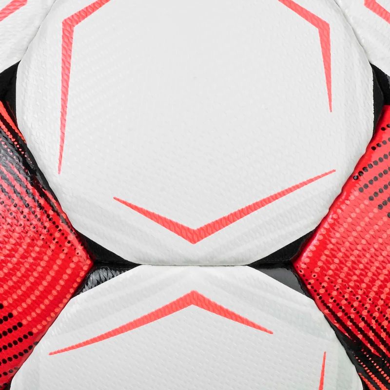 18299829_110056_white-red_Flash_Turf_v26_closeup
